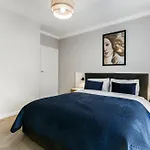 Apartment Metropolis Design *
