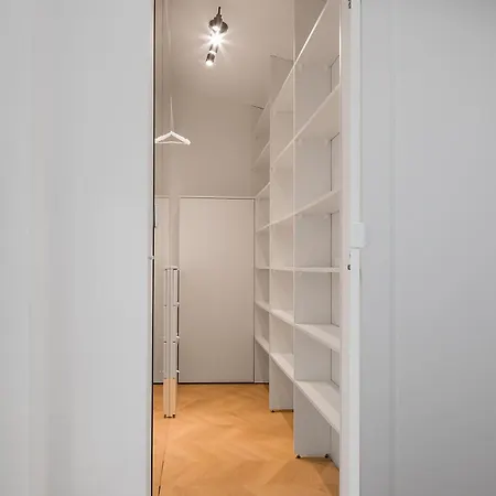 Metropolis Design Apartman *