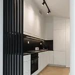 Metropolis Design *
