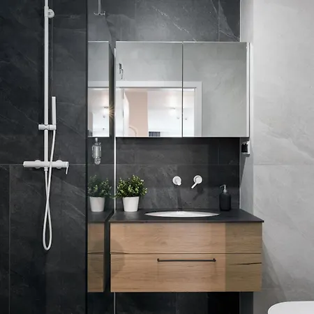 Metropolis Design *